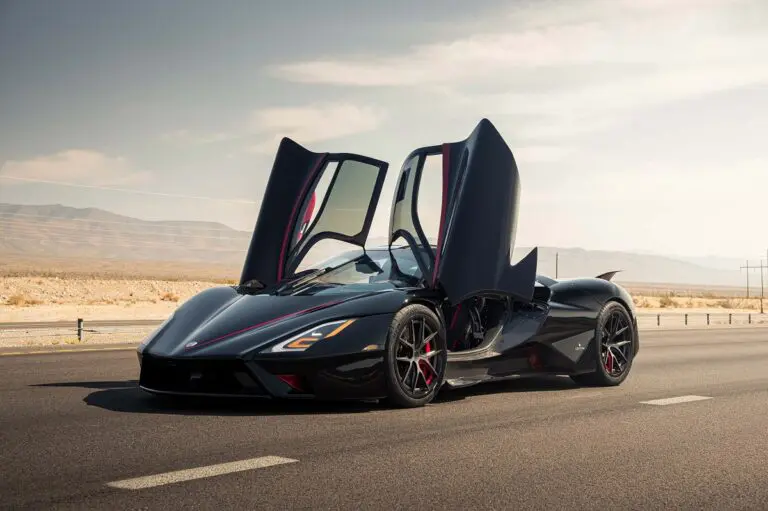 Nejrychlejší auto světa je SSC TUATARA! Stojí skoro 38 milionů korun