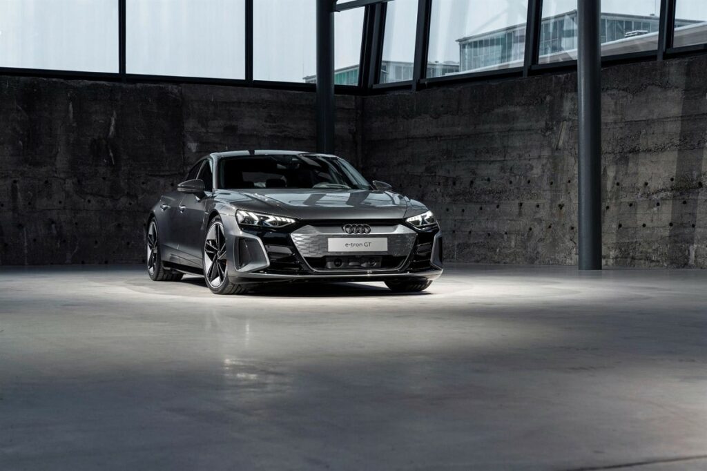 AUDI e-tron GT