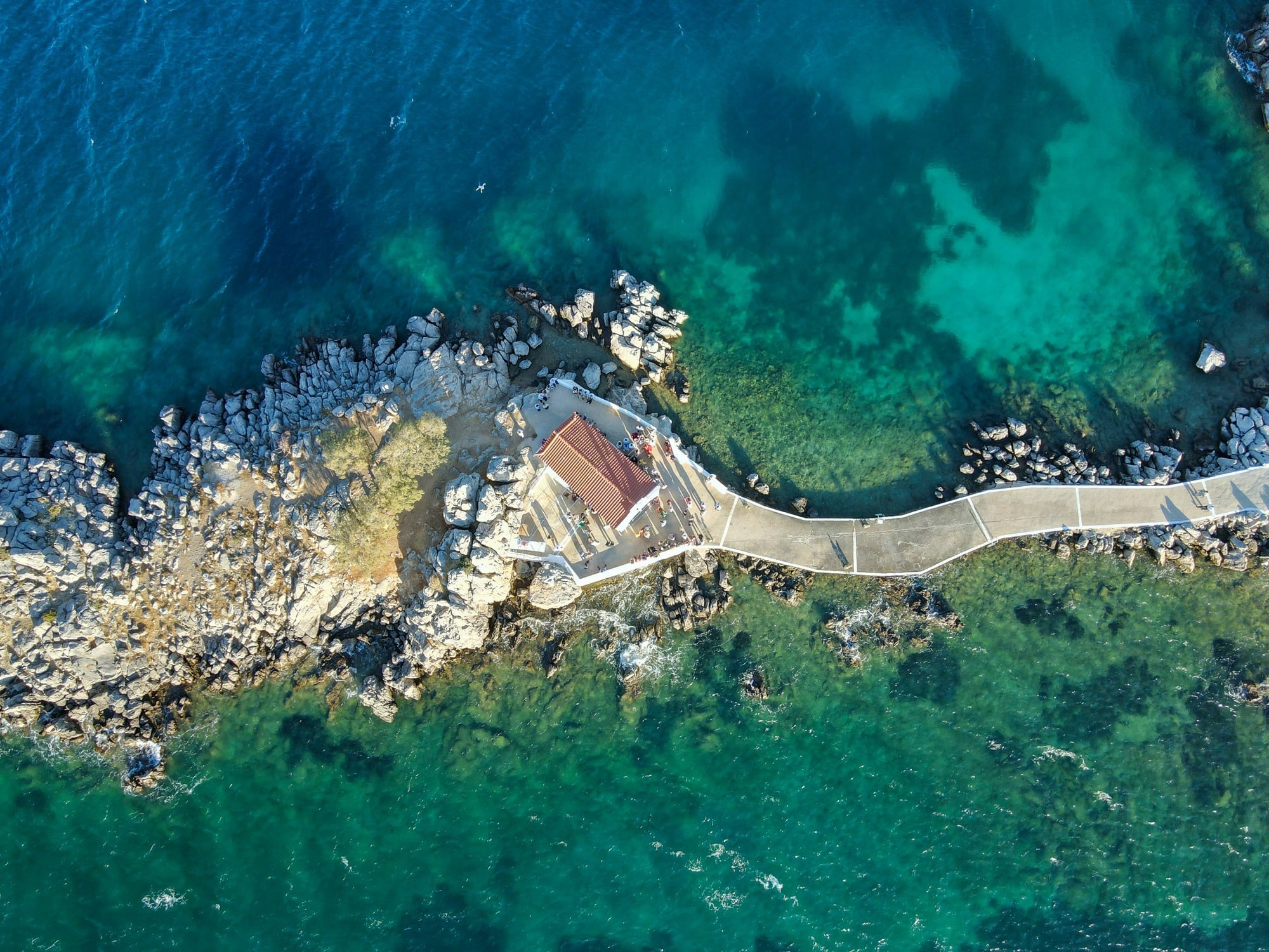 Chios: Řecký ostrov, kvůli kterému se vyplatí zapomenout na Santorini